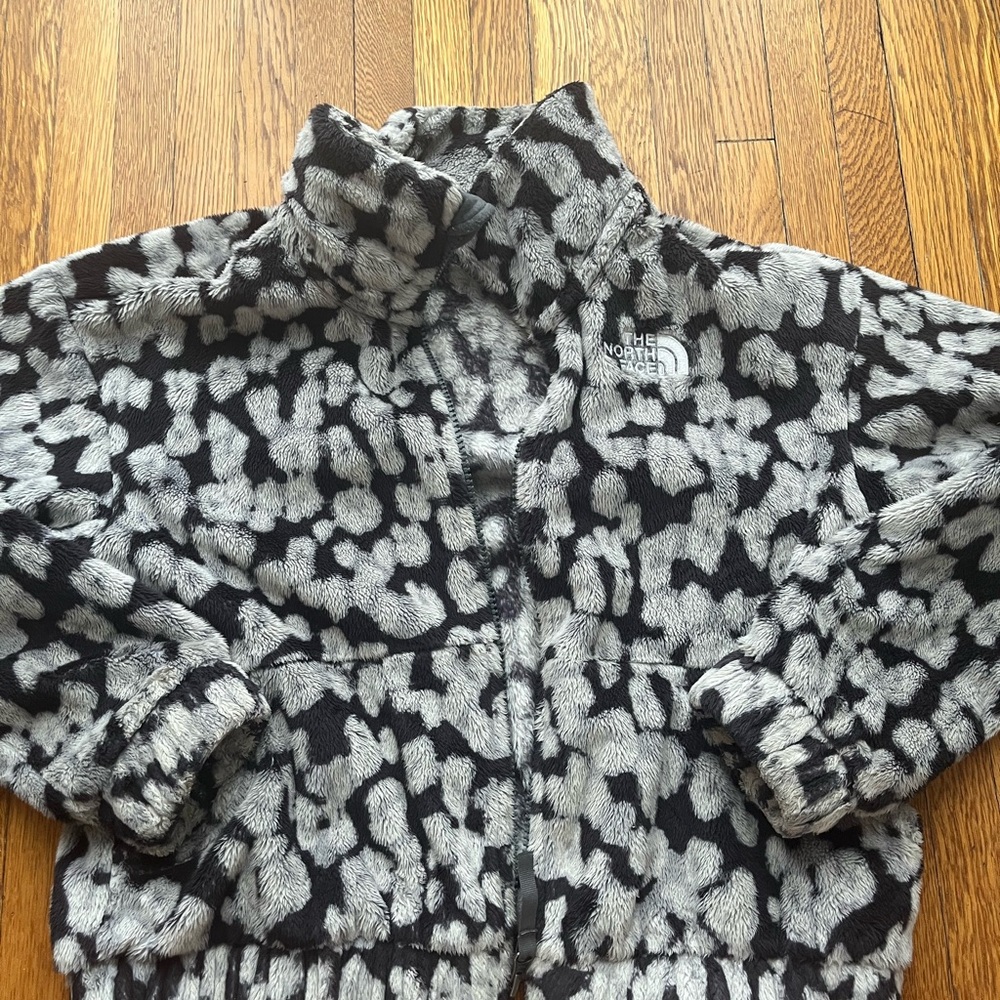 The North Face Kid’s Black and Gray Print Fleece Jacket